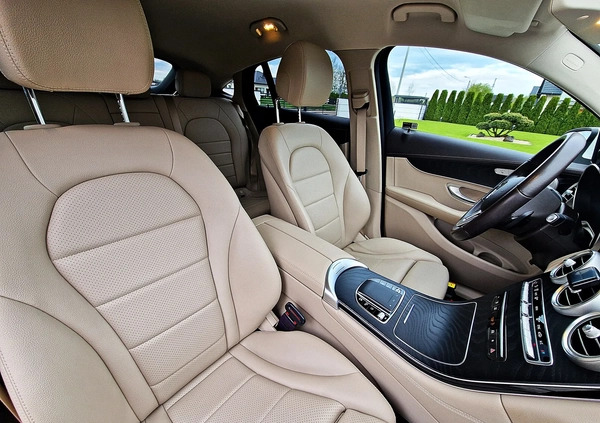 Mercedes-Benz GLC cena 199000 przebieg: 50000, rok produkcji 2019 z Sierpc małe 211